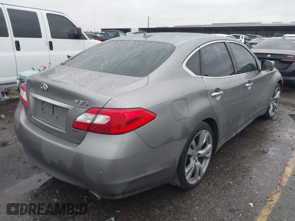 2013 Infiniti M37 with VIN JN1BY1AP7DM511497, listed as a IAAI auction lot 41294499 with 174,977 mi miles. Bid and sale history available at carsss.com. Image 4.