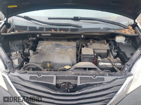 2013 Toyota Sienna LE AAS with VIN 5TDKK3DCXDS365748, listed as a IAAI auction lot 41672203 with 175,563 mi miles. Bid and sale history available at carsss.com. Image 10.