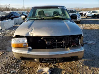 1999 GMC Sonoma with VIN 1GTCS1442X8530573, listed as a Copart auction lot 83484424 with 262,269 mi miles and Salvage Title. Bid and sale history available at carsss.com. Image 5.