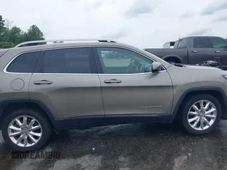 2017 Jeep Cherokee Limited z VIN 1C4PJLDS7HW585449, wystawiony jako IAAI lot #42357859 z przebiegiem 90 268 mil mil oraz . Historia ofert i sprzedaży dostępna na DreamBid. Obrazek 13.
