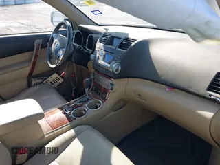 2012 Toyota Highlander Limited with VIN 5TDDK3EH2CS095433, listed as a IAAI auction lot 41833700 with 118,446 mi miles. Bid and sale history available at carsss.com. Image 5.