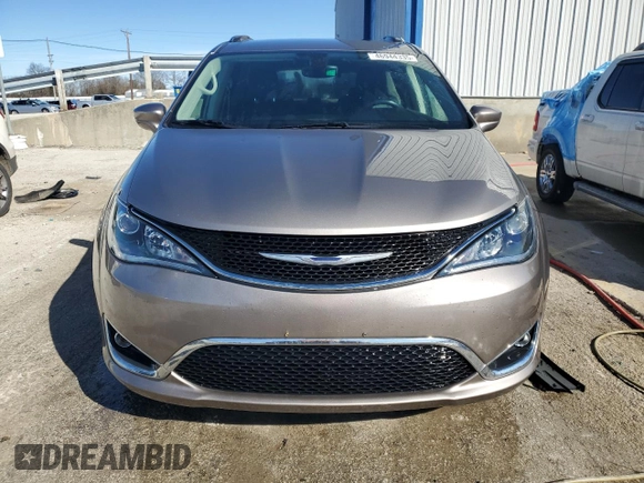2018 Chrysler Pacifica Touring L Plus z VIN 2C4RC1EG7JR261627, wystawiony jako Copart lot #46944335 z przebiegiem 97 491 mil mil oraz Szkody całkowita. Historia ofert i sprzedaży dostępna na DreamBid. Obrazek 5.