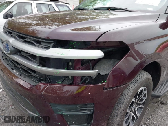 2024 Ford Expedition Max XLT with VIN 1FMJK1J86REA15767, listed as a IAAI auction lot 41922748 with 33,271 mi miles and . Bid and sale history available at DreamBid. Image 6.