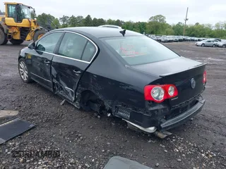 2010 Volkswagen Passat Komfort with VIN WVWJM7AN6AE154387, listed as a IAAI auction lot 42371628 with 145,054 mi miles and . Bid and sale history available at DreamBid. Image 3.