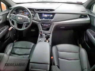 2022 Cadillac XT5 FWD Luxury z VIN 1GYKNAR47NZ116377, wystawiony jako Copart lot #55828415 z przebiegiem 62 276 mil mil oraz Tytuł czysty. Historia ofert i sprzedaży dostępna na DreamBid. Obrazek 8.
