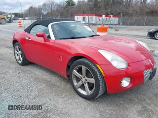 2008 Pontiac Solstice z VIN 1G2MC35B28Y126205, wystawiony jako IAAI lot #41690165 z przebiegiem 95 197 mil mil oraz . Historia ofert i sprzedaży dostępna na DreamBid. Obrazek 1.