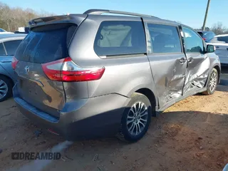 2019 Toyota Sienna XLE Auto Access Seat with VIN 5TDYZ3DC4KS971453, listed as a IAAI auction lot 41394821 with 93,308 mi miles. Bid and sale history available at carsss.com. Image 4.