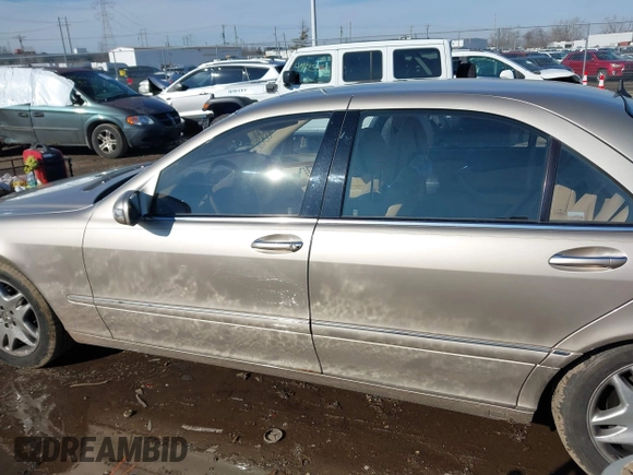 2003 Mercedes-Benz S-Class 4.3L with VIN WDBNG70J73A381880, listed as a IAAI auction lot 41547318 with 136,606 mi miles. Bid and sale history available at carsss.com. Image 14.