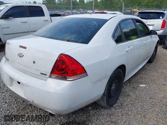 2014 Chevrolet Impala Police Police z VIN 2G1WD5E30E1114342, wystawiony jako IAAI lot #42388443 z przebiegiem 119 929 mil mil oraz . Historia ofert i sprzedaży dostępna na DreamBid. Obrazek 4.