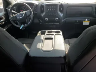 2024 GMC Sierra 3500HD Pro z VIN 1GT49SEY2RF143785, wystawiony jako Copart lot #58079414 z przebiegiem 82 402 mil mil oraz Szkody całkowita. Historia ofert i sprzedaży dostępna na DreamBid. Obrazek 8.
