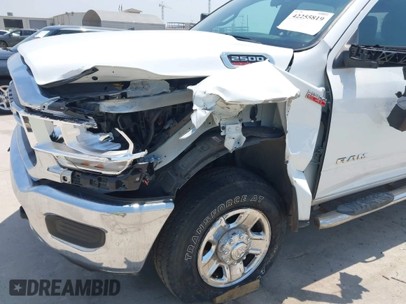 2022 Ram 2500 Tradesman with VIN 3C6UR5CJ2NG372068, listed as a IAAI auction lot 42255819 with 19,803 mi miles and . Bid and sale history available at DreamBid. Image 6.