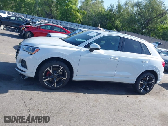 2019 Audi Q3 Premium z VIN WA1AECF32K1072625, wystawiony jako IAAI lot #42326866 z przebiegiem 67 351 mil mil oraz . Historia ofert i sprzedaży dostępna na DreamBid. Obrazek 14.