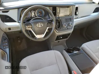 2020 Toyota Sienna LE Auto Access Seat with VIN 5TDKZ3DC1LS077076, listed as a Copart auction lot 86516374 with 226,269 mi miles and Salvage title. Bid and sale history available at DreamBid. Image 8.