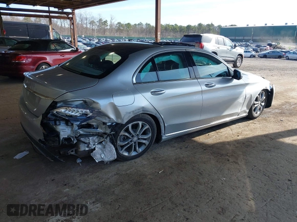2016 Mercedes-Benz C 300 z VIN 55SWF4JB5GU176844, wystawiony jako IAAI lot #42049446 z przebiegiem 63 801 mil mil oraz . Historia ofert i sprzedaży dostępna na DreamBid. Obrazek 4.