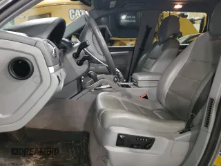 2010 Porsche Cayenne z VIN WP1AA2AP6ALA12371, wystawiony jako Copart lot #52828165 z przebiegiem 86 977 mil mil oraz Czysty tytuł • Clean title. Historia ofert i sprzedaży dostępna na DreamBid. Obrazek 7.
