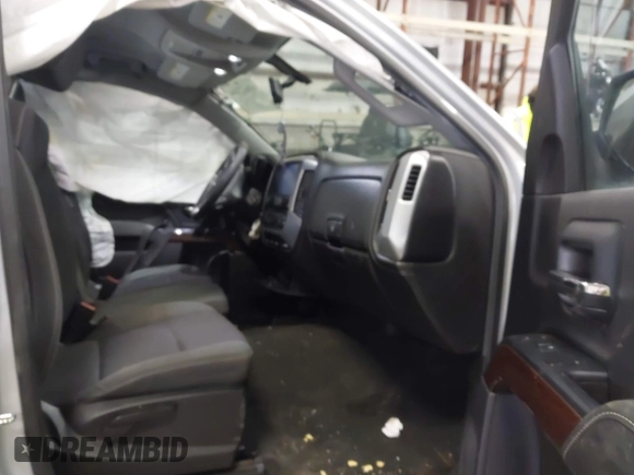 2018 GMC Sierra 1500 SLE z VIN 1GTV2MEH8JZ357073, wystawiony jako IAAI lot #41642234 z przebiegiem 105 007 mil mil oraz . Historia ofert i sprzedaży dostępna na DreamBid. Obrazek 5.
