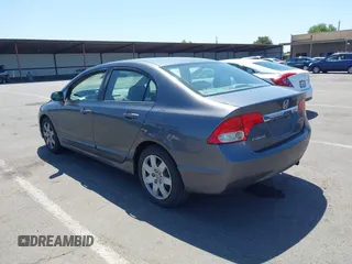 2009 Honda Civic LX z VIN 2HGFA16569H302404, wystawiony jako IAAI lot #42348074 z przebiegiem 157 897 mil mil oraz . Historia ofert i sprzedaży dostępna na DreamBid. Obrazek 3.
