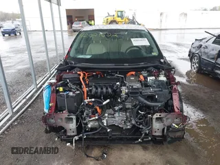 2018 Honda Clarity Plug-In Hybrid Touring with VIN JHMZC5F3XJC005797, listed as a IAAI auction lot 42021622 with 58,307 mi miles. Bid and sale history available at carsss.com. Image 13.