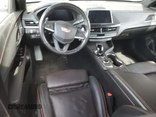 2022 Cadillac CT4-V z VIN 1G6DH5RL5N0115708, wystawiony jako Copart lot #73152354 z przebiegiem Nie podano mil oraz Tytuł czysty. Historia ofert i sprzedaży dostępna na DreamBid. Obrazek 8.