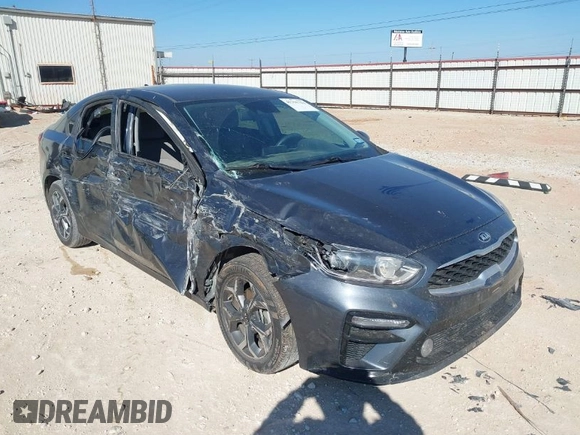 2021 Kia Forte LXS with VIN 3KPF24AD4ME270875, listed as a IAAI auction lot 41355744 with 43,640 mi miles. Bid and sale history available at carsss.com. Image 1.