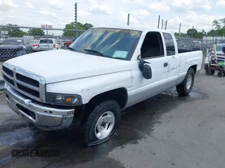 1999 Dodge 1500 z VIN 3B7HC13Z3XM535941, wystawiony jako IAAI lot #42174202 z przebiegiem 169 349 mil mil oraz . Historia ofert i sprzedaży dostępna na DreamBid. Obrazek 18.