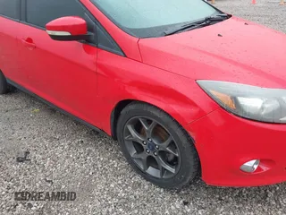 2013 Ford Focus SE with VIN 1FADP3F28DL285161, listed as a IAAI auction lot 41904636 with 178,795 mi miles. Bid and sale history available at carsss.com. Image 6.