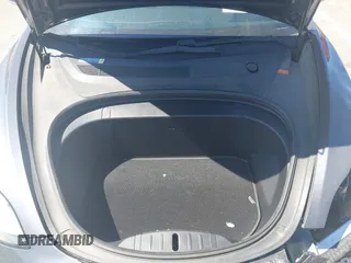 2018 Tesla Model 3 Long Range Battery z VIN 5YJ3E1EA9JF042319, wystawiony jako IAAI lot #41871931 z przebiegiem 138 837 mil mil oraz . Historia ofert i sprzedaży dostępna na DreamBid. Obrazek 10.