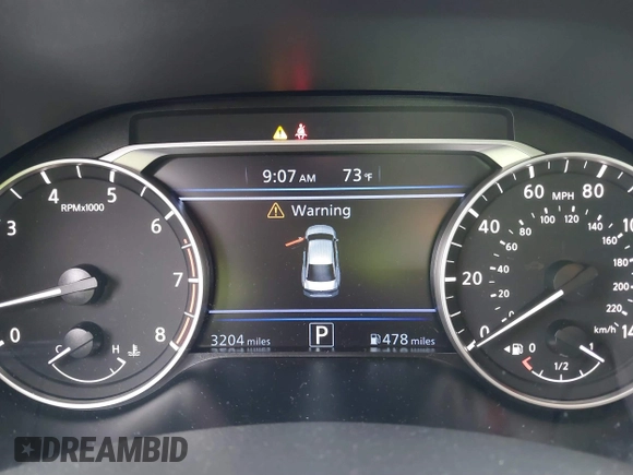 2025 Nissan Altima SR with VIN 1N4BL4CV9SN359003, listed as a IAAI auction lot 41881142 with 3,204 mi miles and . Bid and sale history available at DreamBid. Image 7.