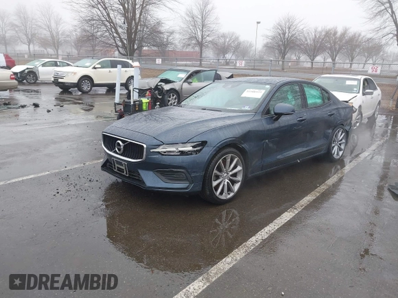 2019 Volvo S60 Momentum with VIN 7JRA22TK2KG013593, listed as a IAAI auction lot 41560933 with 49,619 mi miles. Bid and sale history available at carsss.com. Image 17.