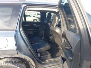2019 Volvo XC90 Momentum with VIN YV4102PK0K1419547, listed as a IAAI auction lot 41501474 with 39,227 mi miles. Bid and sale history available at carsss.com. Image 8.