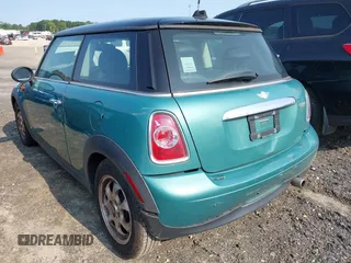 2012 MINI Hardtop with VIN WMWSU3C58CT185467, listed as a IAAI auction lot 42400558 with 303,230 mi miles and . Bid and sale history available at DreamBid. Image 3.