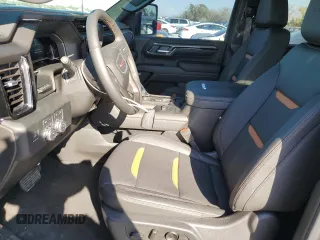 2025 GMC Sierra 2500HD AT4 z VIN 1GT4UPEY8SF101946, wystawiony jako Copart lot #44000195 z przebiegiem 1 238 mil mil oraz Nie do naprawy • Non repairable. Historia ofert i sprzedaży dostępna na DreamBid. Obrazek 7.