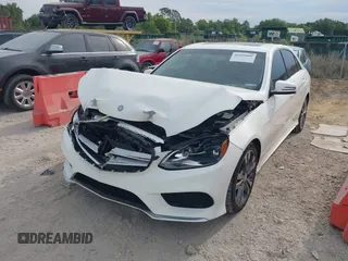 2014 Mercedes-Benz E-Class E 350 Sport with VIN WDDHF5KB1EA796617, listed as a IAAI auction lot 41869606 with 105,298 mi miles. Bid and sale history available at carsss.com. Image 17.