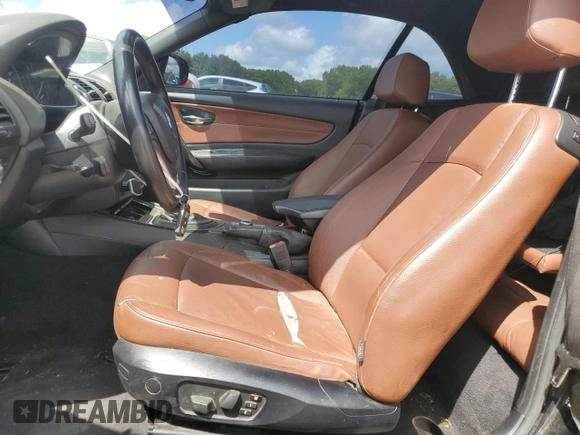 2013 BMW 1 Series 128i с VIN WBAUL7C51DVU08344, выставлен на аукционе Copart как лот 54878515 с пробегом Не указан миль и Списание • Salvage title. История ставок и продаж доступна на DreamBid. Изображение 7.