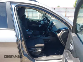2016 Jeep Cherokee Latitude with VIN 1C4PJMCB3GW191226, listed as a IAAI auction lot 42395834 with 126,317 mi miles and . Bid and sale history available at DreamBid. Image 5.