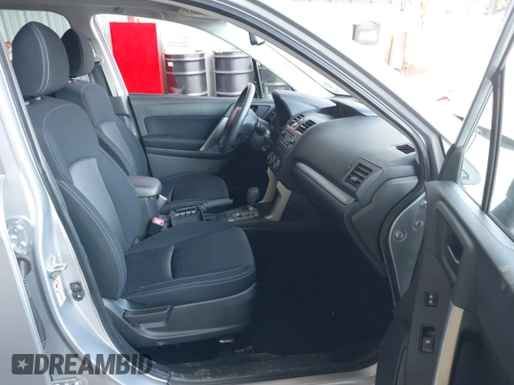 2014 Subaru Forester Premium z VIN JF2SJADC8EH541081, wystawiony jako IAAI lot #42647777 z przebiegiem 120 951 mil mil oraz . Historia ofert i sprzedaży dostępna na DreamBid. Obrazek 5.