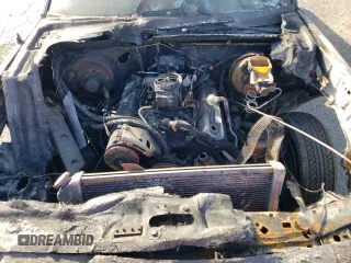 1983 Chevrolet El Camino z VIN 1GCCW80H3DR263522, wystawiony jako Copart lot #77114724 z przebiegiem 96 124 mil mil oraz Nie do naprawy • Non repairable. Historia ofert i sprzedaży dostępna na DreamBid. Obrazek 11.