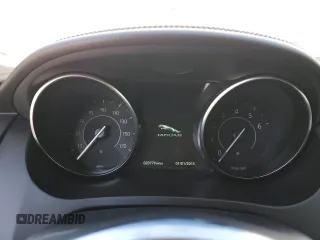 2019 Jaguar E-Pace S z VIN SADFJ2FX9K1Z72110, wystawiony jako Copart lot #71762033 z przebiegiem 20 779 mil mil oraz . Historia ofert i sprzedaży dostępna na DreamBid. Obrazek 9.
