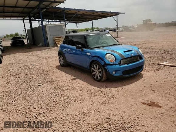 2008 MINI Hardtop S z VIN WMWMF73508TV37538, wystawiony jako Copart lot #58550665 z przebiegiem 71 233 mil mil oraz Szkoda całkowita • Salvage title. Historia ofert i sprzedaży dostępna na DreamBid. Obrazek 13.