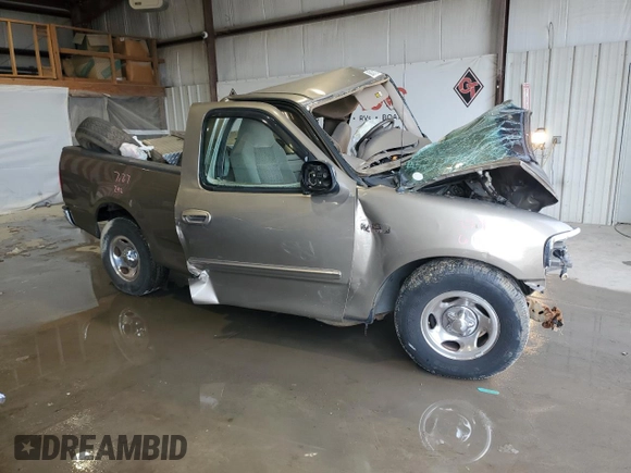 2002 Ford F-150 XL with VIN 1FTRF17252NB01401, listed as a Copart auction lot 88121125 with 0 mi miles and Salvage Title. Bid and sale history available at carsss.com. Image 4.