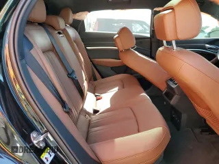 2024 Audi Q8 e-tron Sportback S line Premium Plus z VIN WA1CAAGE9RB024309, wystawiony jako Copart lot #51714695 z przebiegiem 12 919 mil mil oraz Nie do naprawy • Non repairable. Historia ofert i sprzedaży dostępna na DreamBid. Obrazek 10.