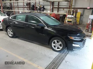 2019 Chevrolet Malibu LS z VIN 1G1ZB5ST7KF213820, wystawiony jako IAAI lot #41890438 z przebiegiem 119 377 mil mil oraz . Historia ofert i sprzedaży dostępna na DreamBid. Obrazek 1.