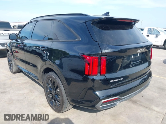 2023 Kia Sorento SX z VIN 5XYRK4LFXPG202339, wystawiony jako IAAI lot #42463572 z przebiegiem 27 928 mil mil oraz . Historia ofert i sprzedaży dostępna na DreamBid. Obrazek 3.