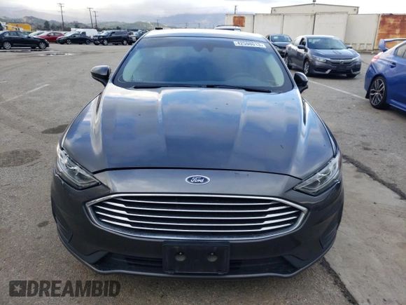 2019 Ford Fusion Hybrid SE with VIN 3FA6P0LU1KR200155, listed as a Copart auction lot 42598013 with 61,762 mi miles. Bid and sale history available at carsss.com. Image 5.