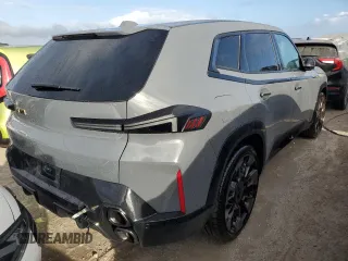 2024 BMW XM z VIN 5YM23CS06R9U92810, wystawiony jako Copart lot #75401504 z przebiegiem 6181 mil mil oraz Nie do naprawy. Historia ofert i sprzedaży dostępna na DreamBid. Obrazek 3.
