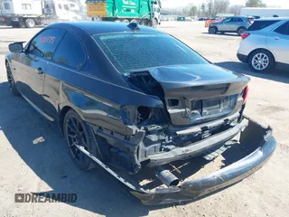 2011 BMW 3 Series 328i with VIN WBAKE3C5XBE441608, listed as a IAAI auction lot 41886375 with 191,364 mi miles and . Bid and sale history available at carsss.com. Image 6.