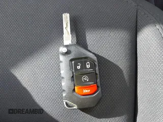 2021 Jeep Wrangler Unlimited Willys с VIN 1C4HJXDM0MW683276, выставлен на аукционе IAAI как лот 41896423 с пробегом 70 935 миль миль и . История ставок и продаж доступна на DreamBid. Изображение 11.