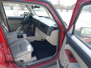 2006 Jeep Commander Limited z VIN 1J8HG58N26C253087, wystawiony jako IAAI lot #42202691 z przebiegiem 109 905 mil mil oraz . Historia ofert i sprzedaży dostępna na DreamBid. Obrazek 5.