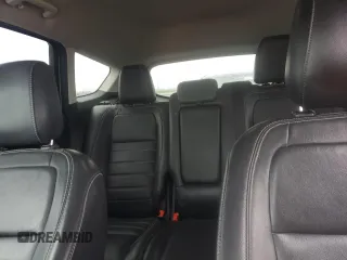 2019 Ford Escape Titanium z VIN 1FMCU9J99KUB44026, wystawiony jako Copart lot #58495855 z przebiegiem 106 361 mil mil oraz Szkoda całkowita • Salvage title. Historia ofert i sprzedaży dostępna na DreamBid. Obrazek 10.