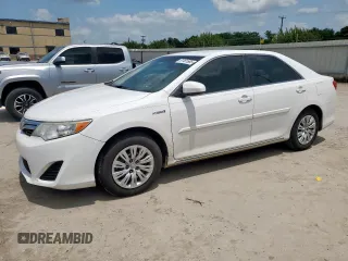 2012 Toyota Camry XLE z VIN 4T1BD1FKXCU052224, wystawiony jako Copart lot #61481585 z przebiegiem 151 417 mil mil oraz Czysty tytuł • Clean title. Historia ofert i sprzedaży dostępna na DreamBid. Obrazek 1.